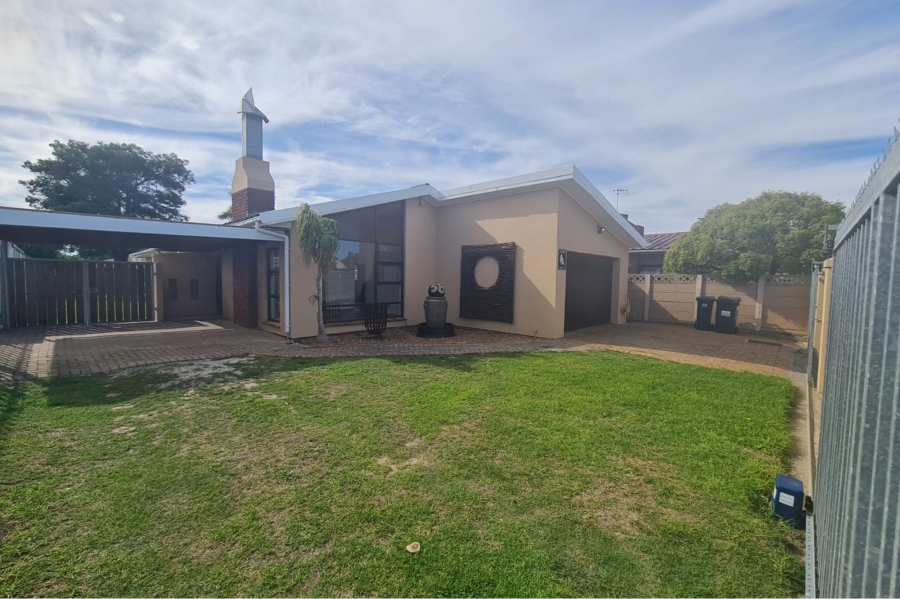 5 Bedroom Property for Sale in Windsor Park Western Cape